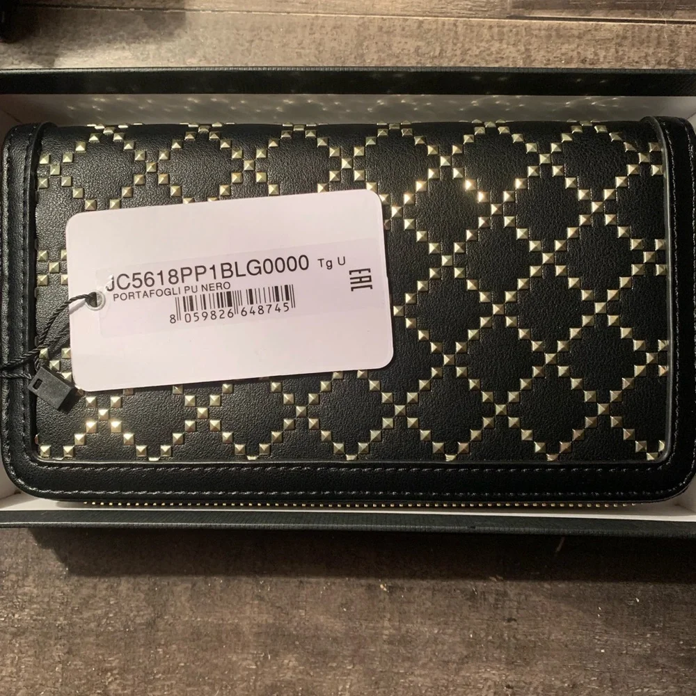 ❤️🖤❤️🖤Love Moschino wristlet wallet🖤❤️🖤❤️ - Picture 2 of 5